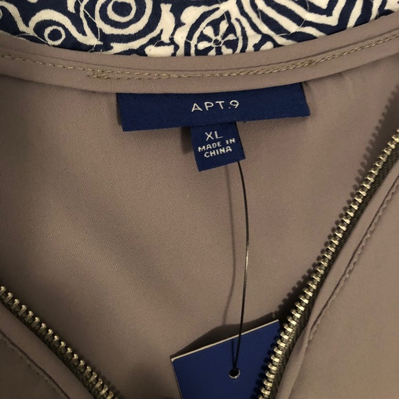 Top - Picture 3 of 8